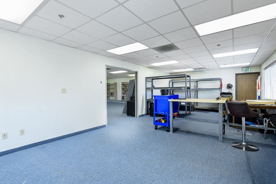 More Photos Of 1780 E Lemonwood Dr, Santa Paula Manufacturing For Lease