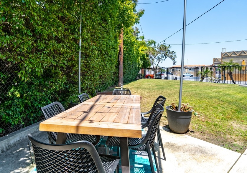 More Photos Of 1931 Newport Blvd, Costa Mesa Office For Lease