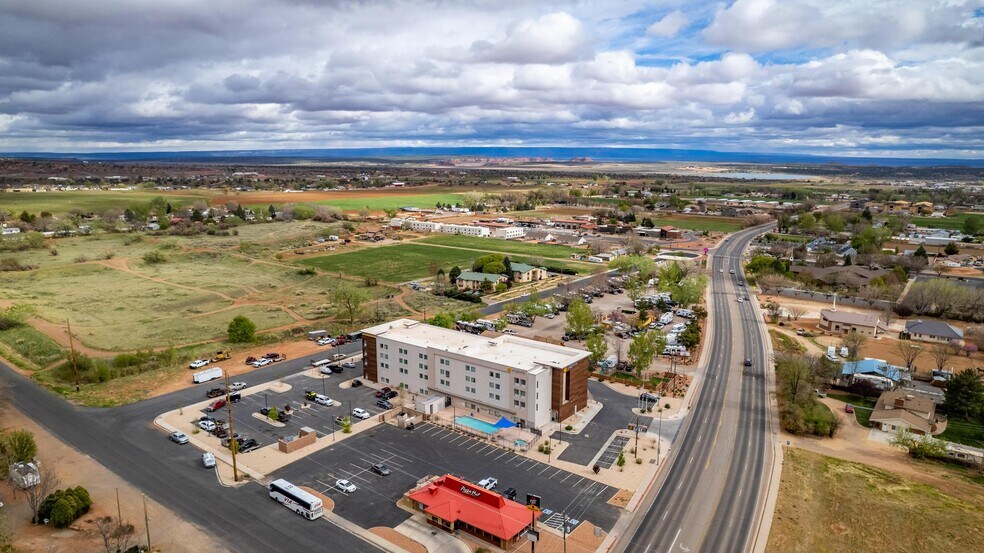 More Photos Of 465 S 100 E, Kanab Hospitality For Sale