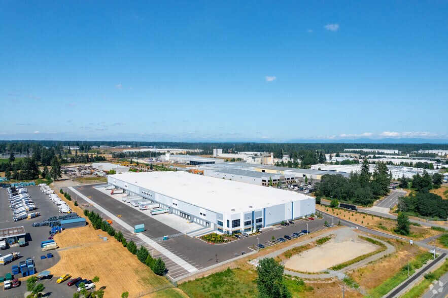 More Photos Of 4417 192nd St E, Tacoma Warehouse For Lease
