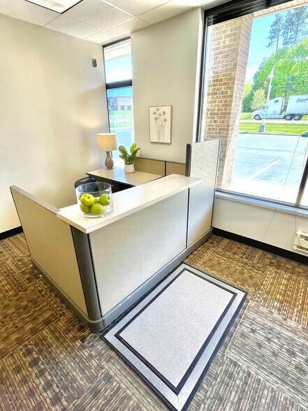 More Photos Of 1125 E Michigan Ave, Battle Creek Storefront Retail Office For Lease