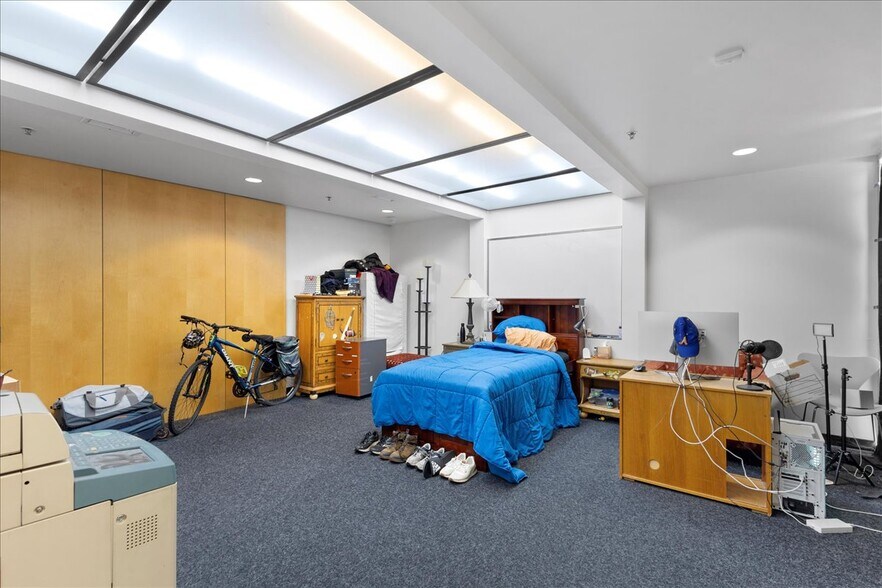 More Photos Of 482 W MacArthur Blvd, Oakland Medical For Sale