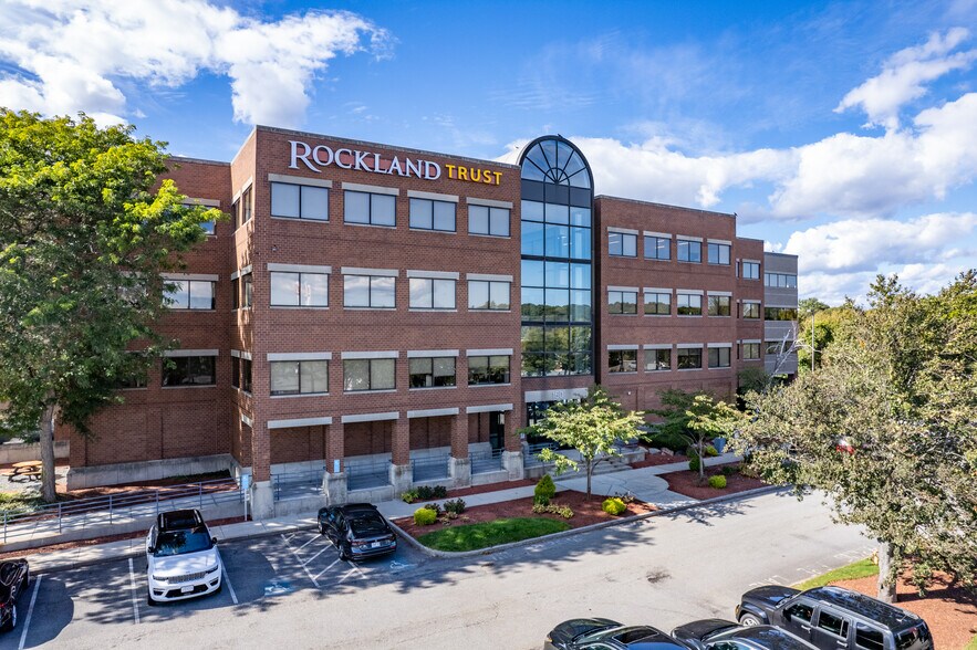 More Photos Of 100 Grossman Dr, Braintree Unknown For Lease