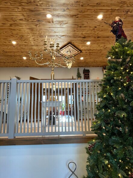 More Photos Of 22 Interstate Dr, Somersworth Office For Lease