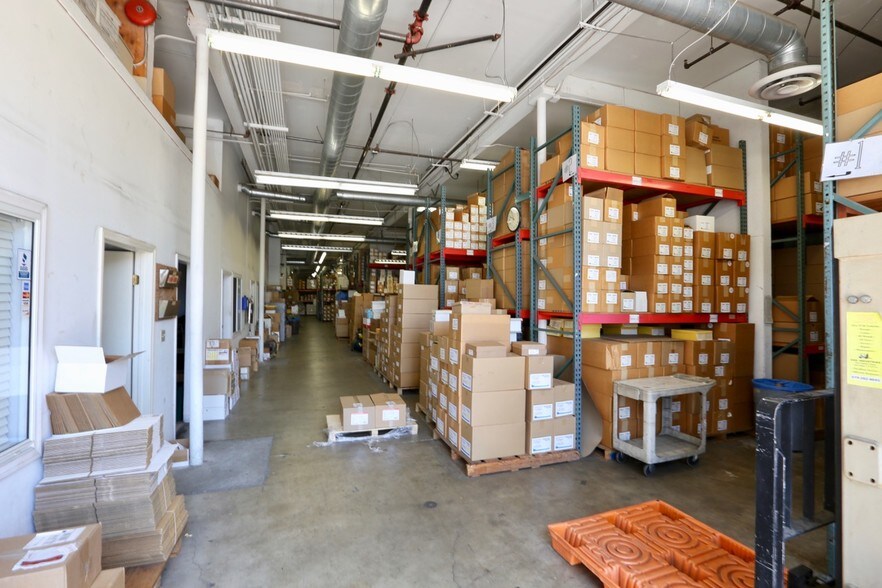 More Photos Of 1920-1928 Hancock St, San Diego Warehouse For Sale