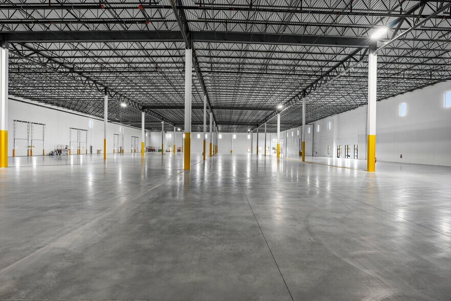 More Photos Of 4410 Daentl Rd, Deforest Industrial For Lease