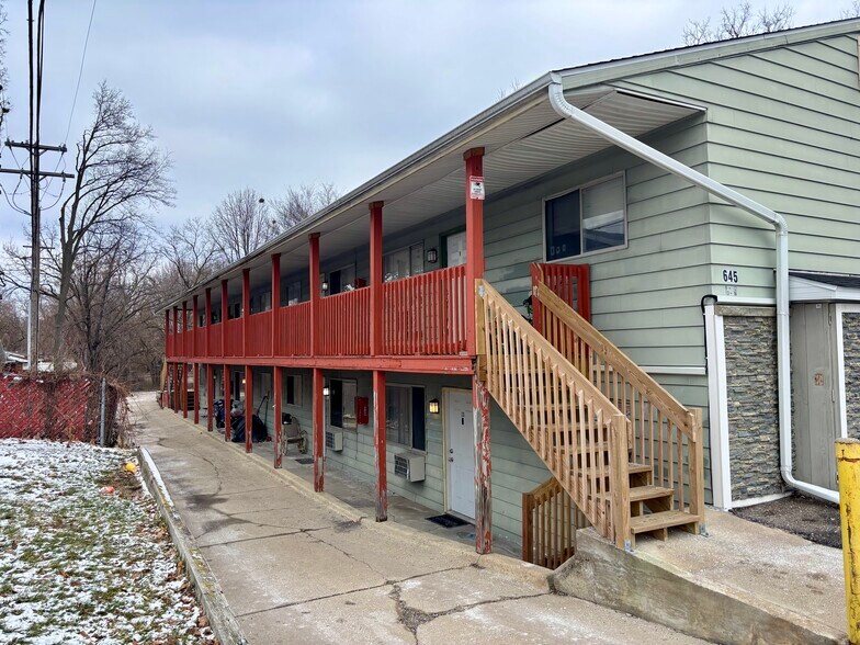 More Photos Of 645 E Jolly Rd, Lansing Apartments For Sale