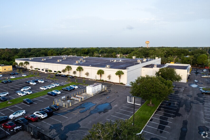 More Photos Of 440 W Kennedy Blvd, Orlando Industrial For Lease