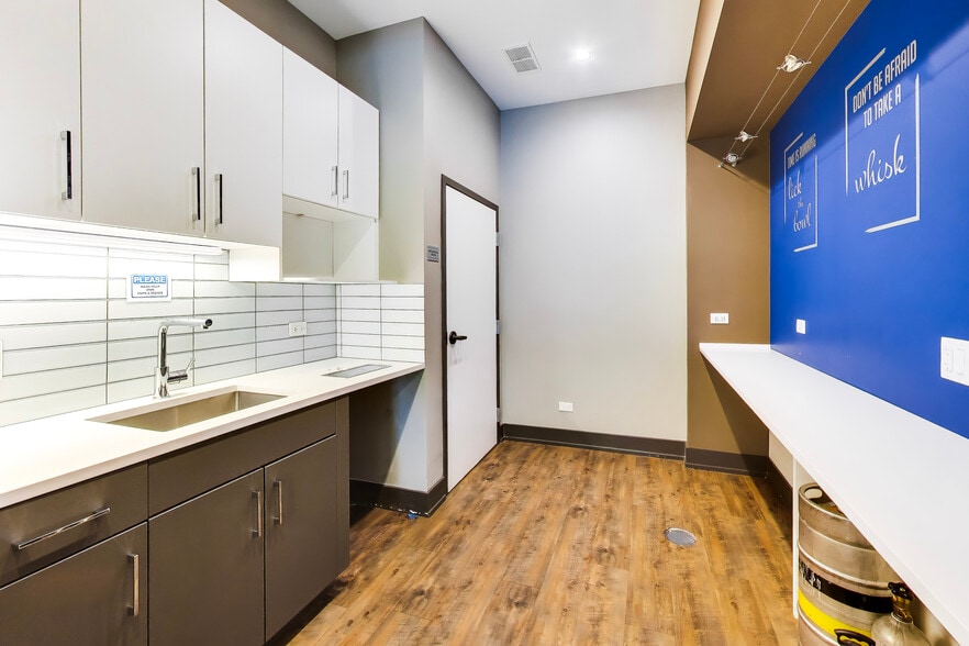 More Photos Of 2640 Patriot Blvd, Glenview Medical For Sale
