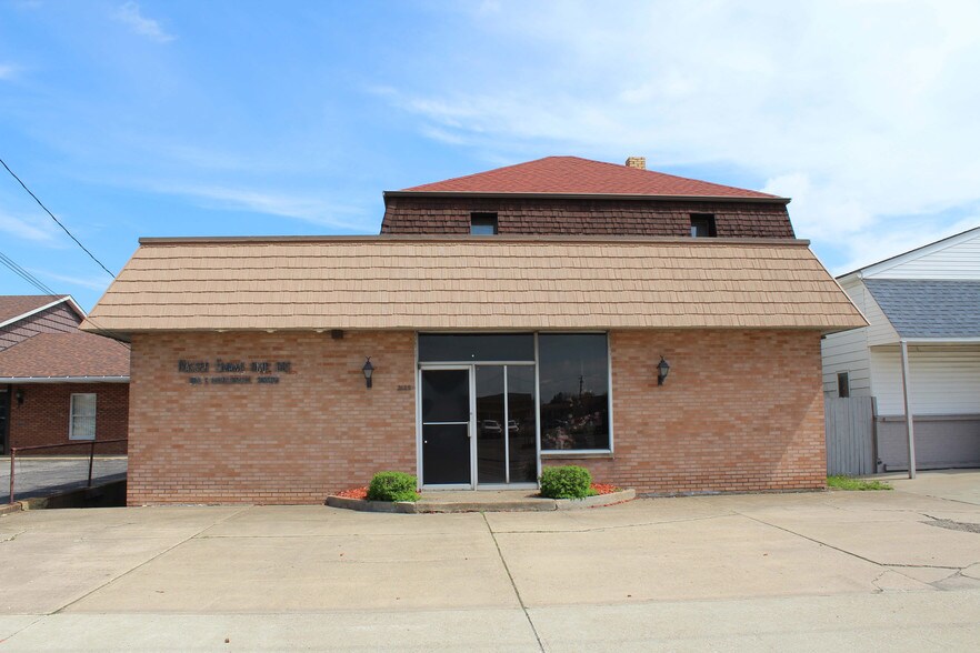 Primary Photo Of 3129 Pennsylvania Ave, Weirton Storefront Retail Residential For Sale