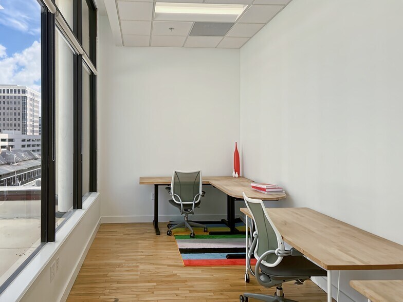 More Photos Of 122 W Pine St, Orlando Coworking Space