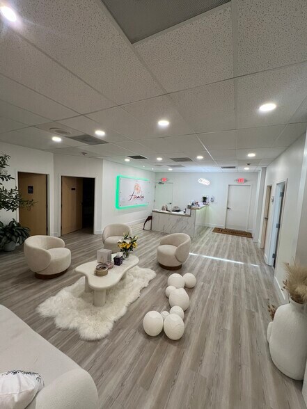 More Photos Of 11808 Kingston Pike, Knoxville Medical For Sale