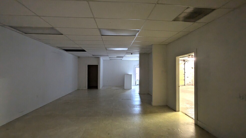 More Photos Of 3 Towanda Service Rd, Bloomington Flex For Sale