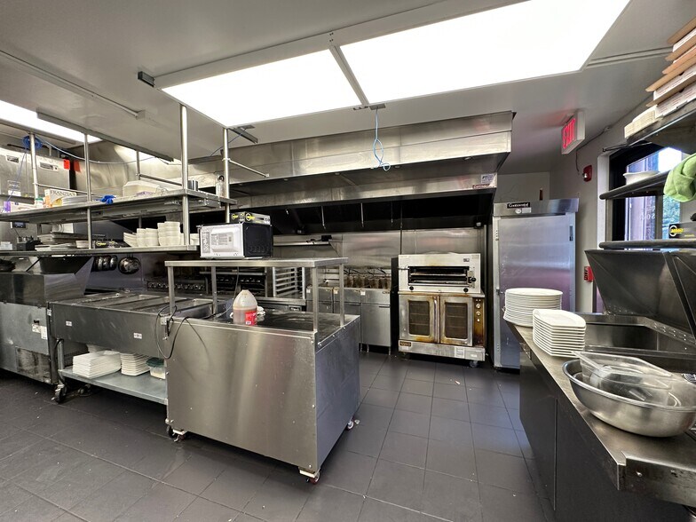 More Photos Of 1 Public Sq, Holley Apartments For Sale