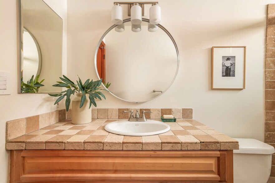 More Photos Of 16 Spinnaker St, Marina Del Rey Multifamily For Sale