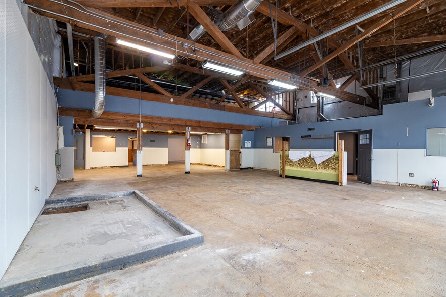 More Photos Of 2021-2033 NE Martin Luther King Jr Blvd, Portland Freestanding For Lease