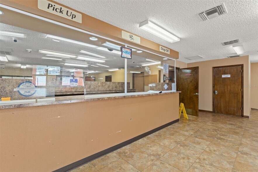 More Photos Of 10507 Spring Hill Dr, Spring Hill Medical For Lease