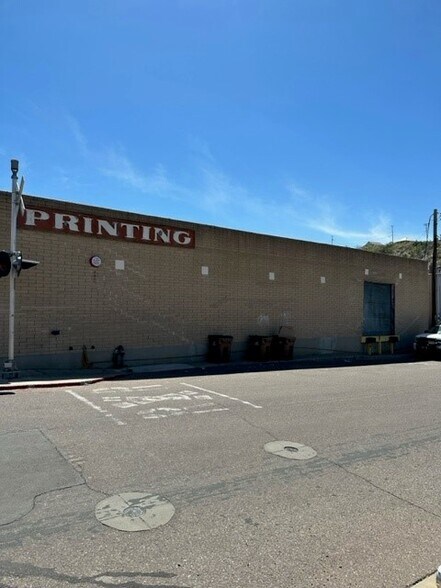 More Photos Of 298 N Pine St, Globe Light Distribution For Sale