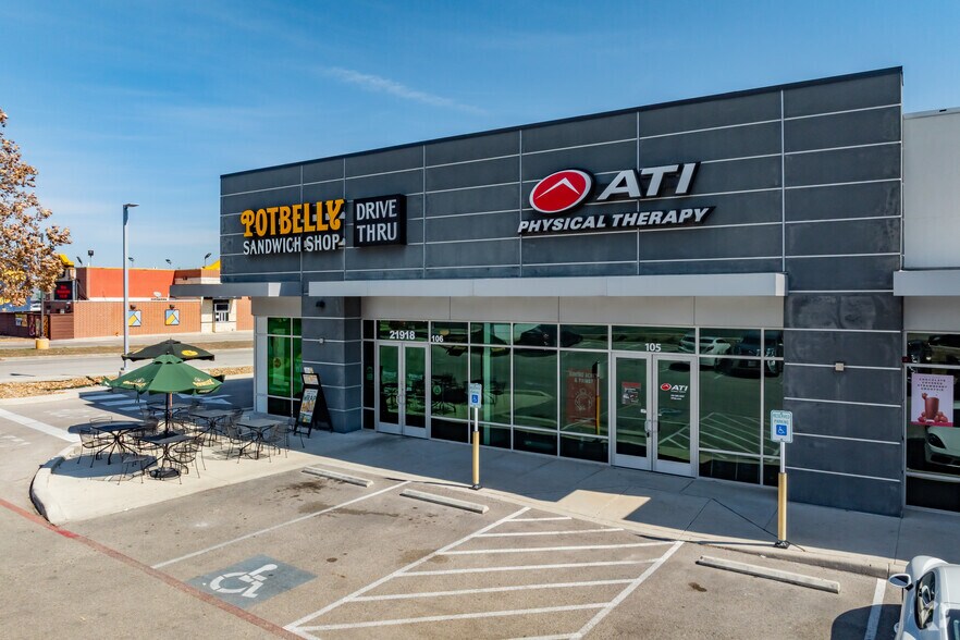 More Photos Of 21918 US 281, San Antonio Freestanding For Lease