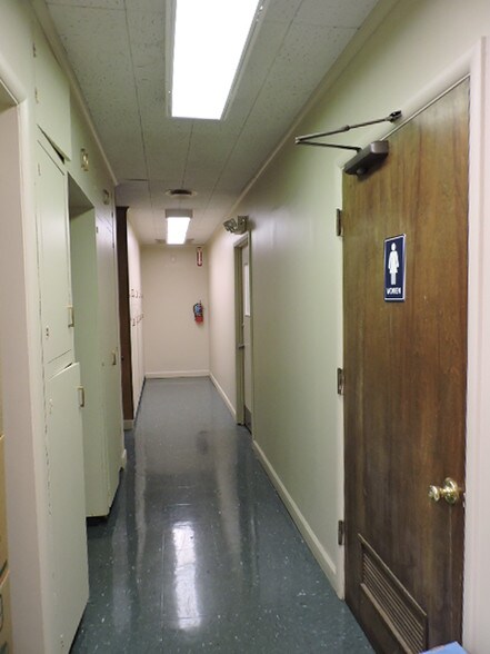 More Photos Of 419 N Westwood Ave, Toledo Light Distribution For Sale