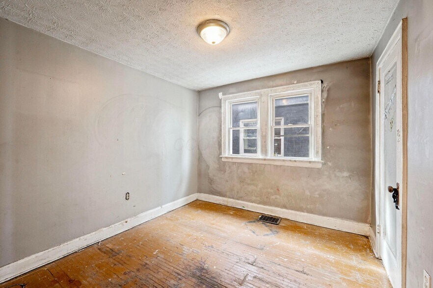 More Photos Of 397 Catherine St, Columbus Apartments For Sale