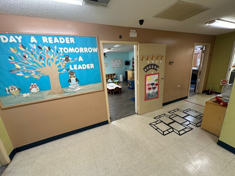 More Photos Of 90 S Doverplum Ave, Kissimmee Schools For Lease