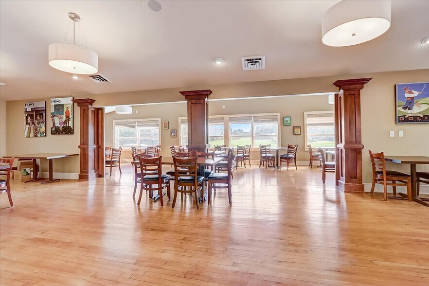 More Photos Of 800 S Main St, Lake Mills Golf Course Driving Range For Sale