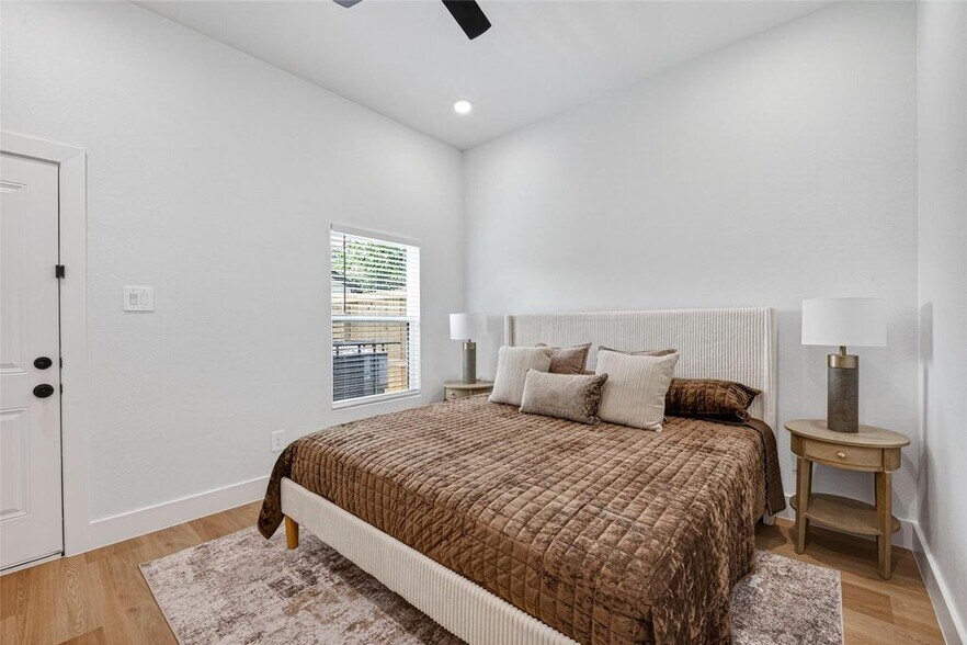 More Photos Of 7840 Nashville Unit A/B Street, Houston Apartments For Sale