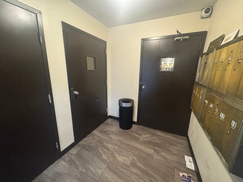 More Photos Of 944 N 20th St, Milwaukee Apartments For Sale