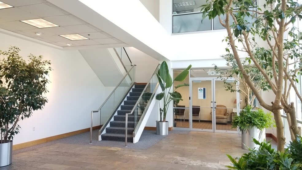 More Photos Of 8911 S Sandy Pky, Sandy Unknown For Lease