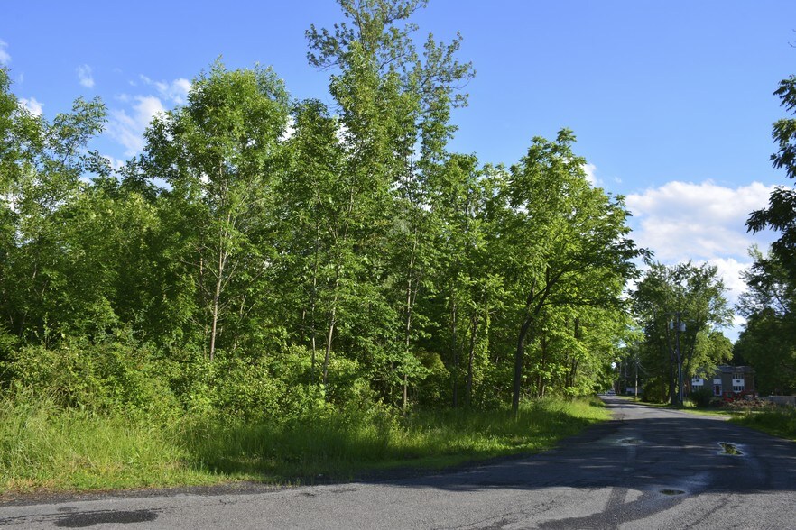 More Photos Of 63 Railroad Ave, Wallkill Warehouse For Lease