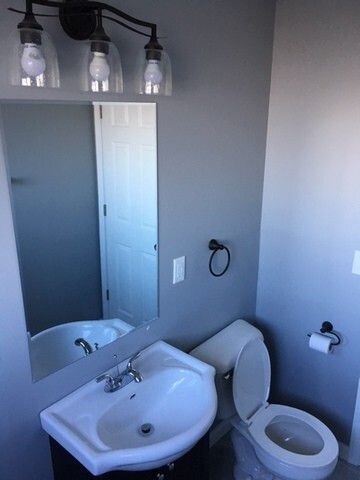 More Photos Of 205 Sandra Ave, Mendota Apartments For Sale