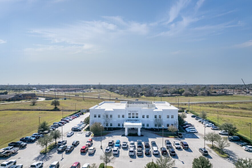 More Photos Of 7111 Medical Center Dr, Texas City Medical For Lease