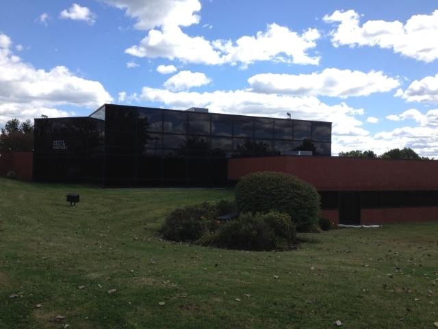More Photos Of 122 Business Park Dr, Utica Medical For Sale
