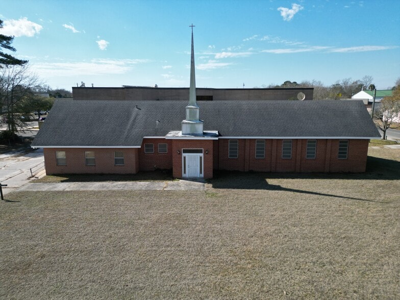 Primary Photo Of 702 E Church St, Atmore Specialty For Sale