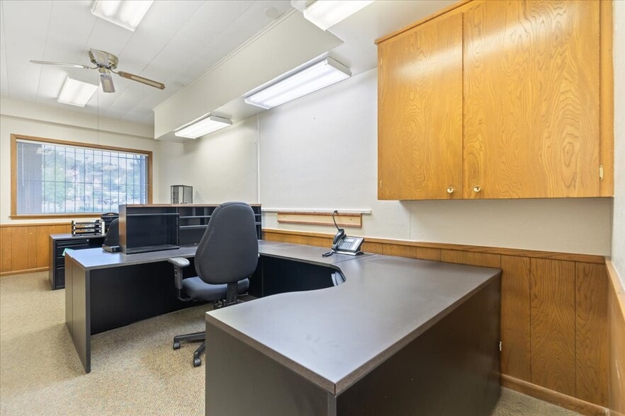 More Photos Of 127 Pearl St, Council Bluffs Office For Lease