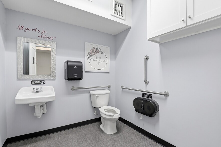 More Photos Of 108 S Pine St, Princeton Storefront Retail Office For Sale