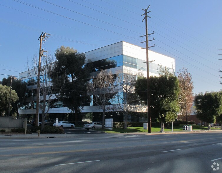 More Photos Of 1025 W 190th St, Gardena Office For Lease