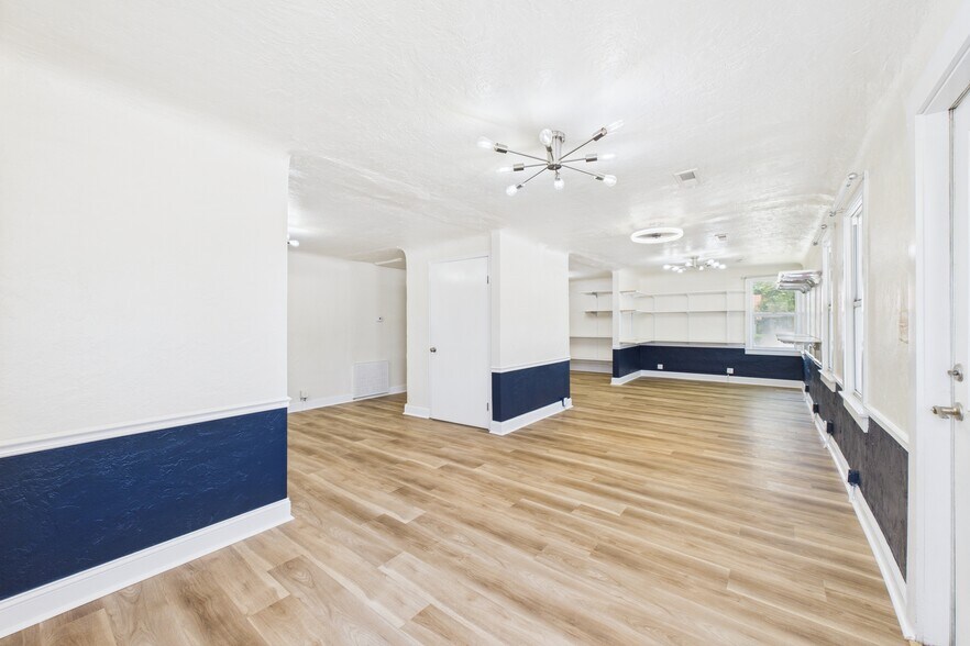 More Photos Of 919 South St, Mountain Home Freestanding For Sale