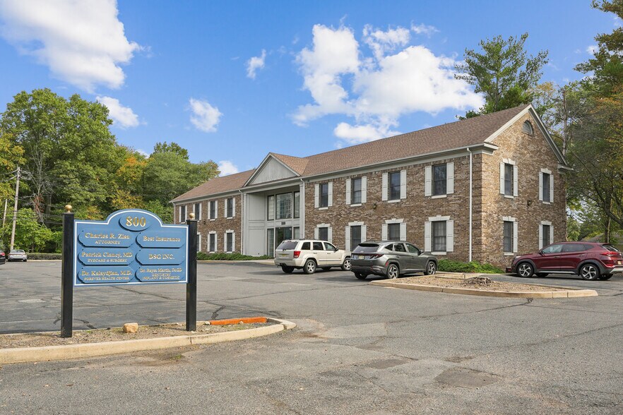 More Photos Of 800 Wyckoff Ave, Wyckoff Office For Sale