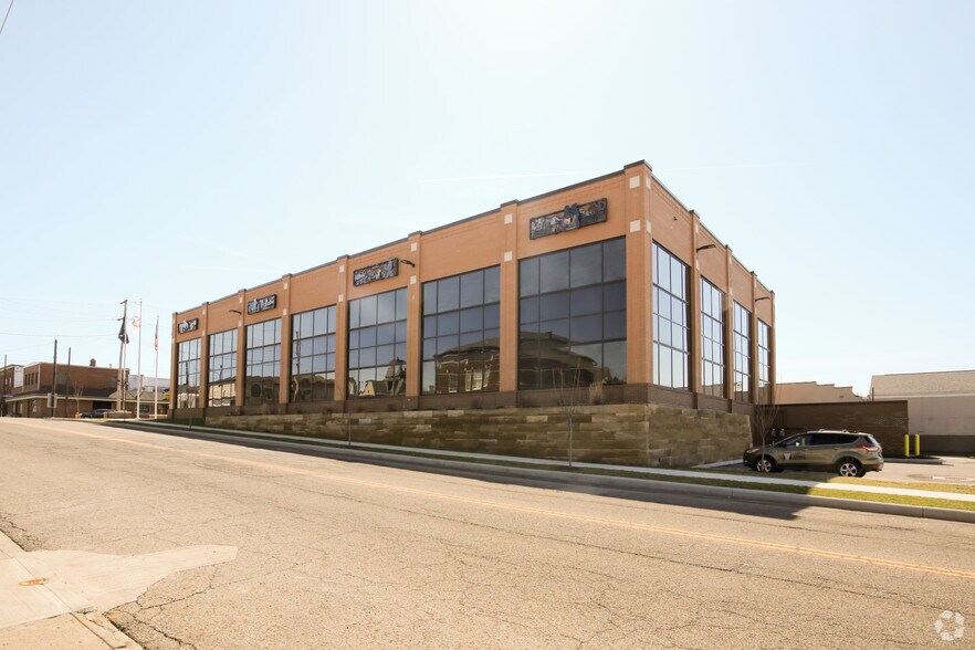More Photos Of 50 North Ave NE, Massillon Office For Sale