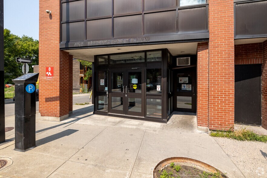 More Photos Of 4225 Rue Notre-Dame O, Montréal Office For Sale