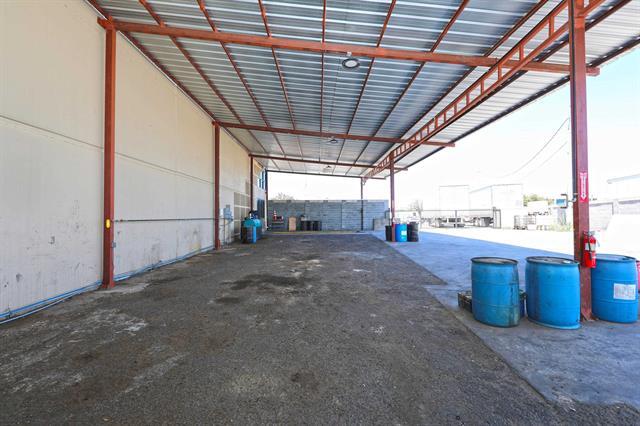 More Photos Of 301 Grand Central Blvd, Laredo Warehouse For Lease