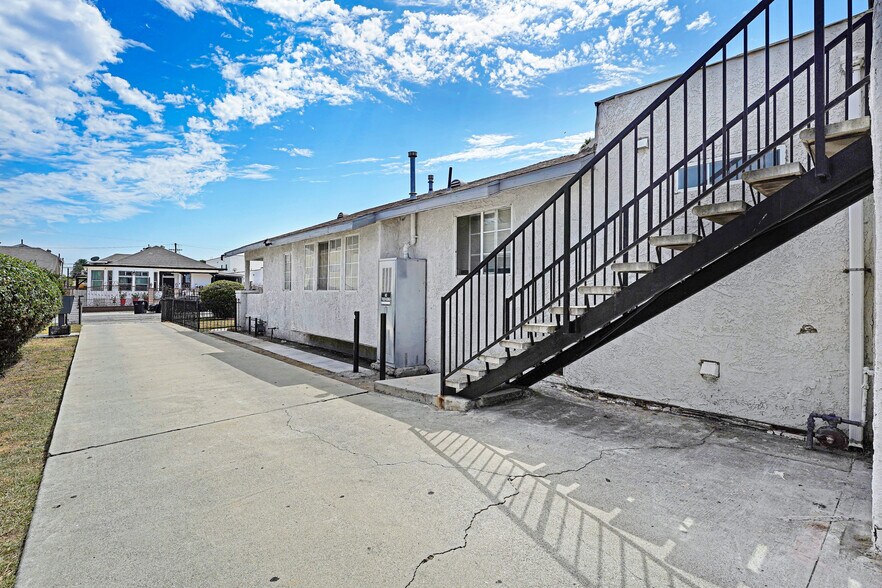 More Photos Of 837 W 85th St, Los Angeles Apartments For Sale