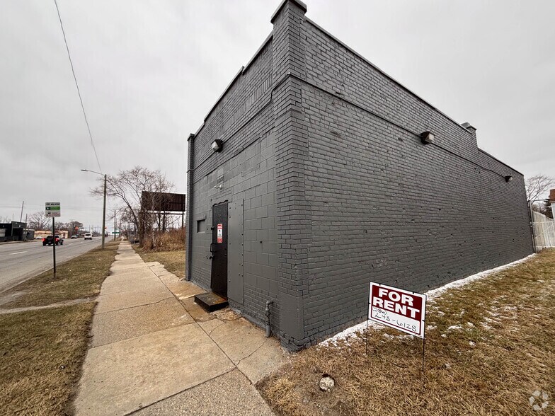 Primary Photo Of 11337 Van Dyke St, Detroit Light Distribution For Lease