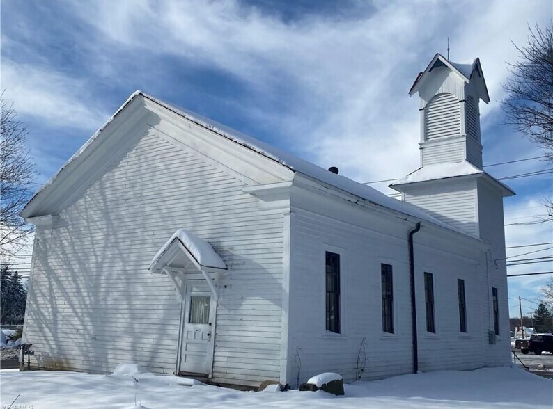 Primary Photo Of 9807 Columbia Rd, Olmsted Falls Freestanding For Lease