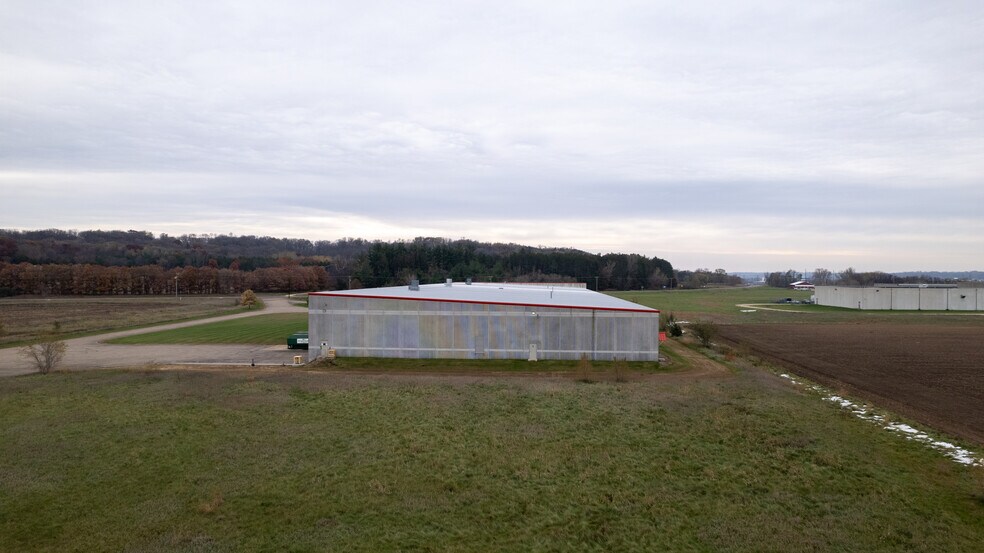 More Photos Of 3310 MN-20, Cannon Falls Distribution For Lease