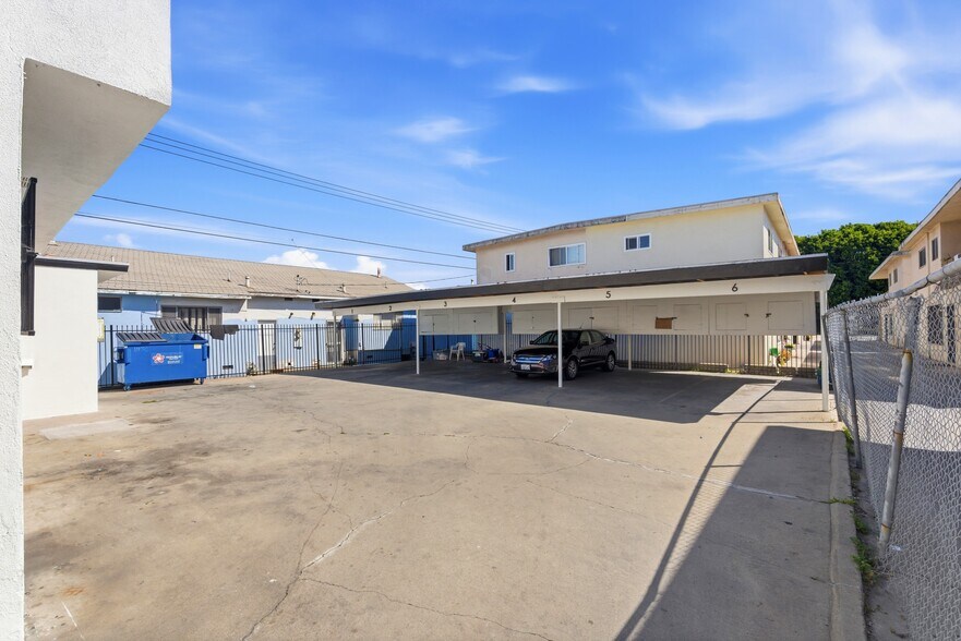 More Photos Of 11936 Grevillea Ave, Hawthorne Apartments For Sale