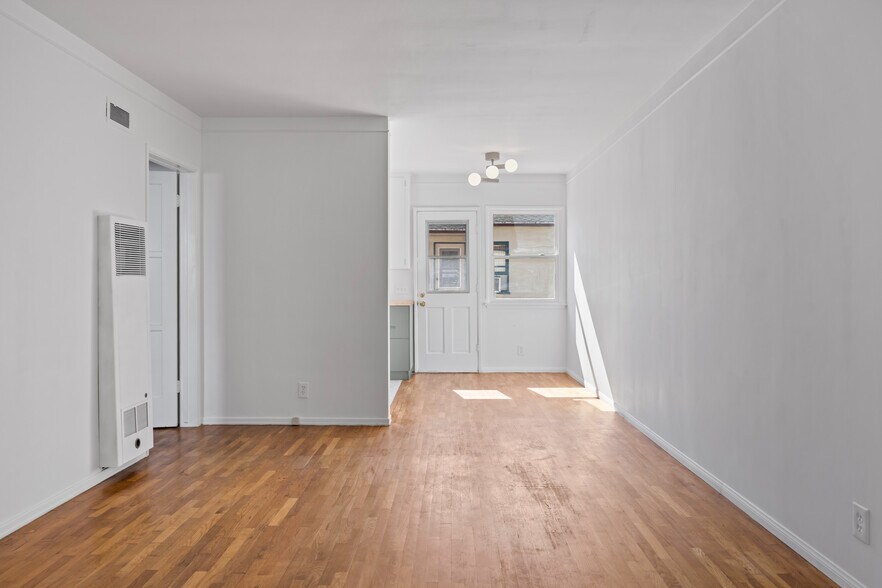 More Photos Of 3017 4th St, Santa Monica Apartments For Sale