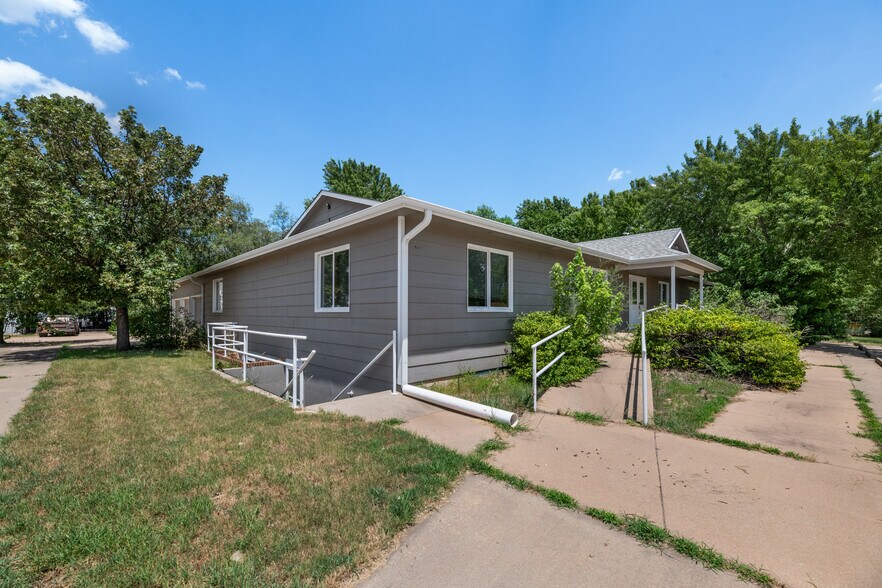 More Photos Of 106 Shadybrook Dr, Cheney Office For Sale